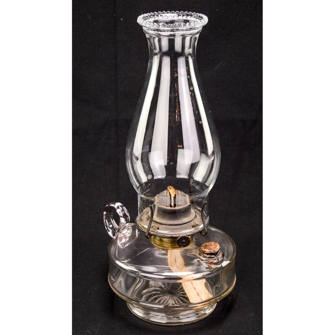 Antique Kerosene Oil Lamp with Chimney (1 of 4)