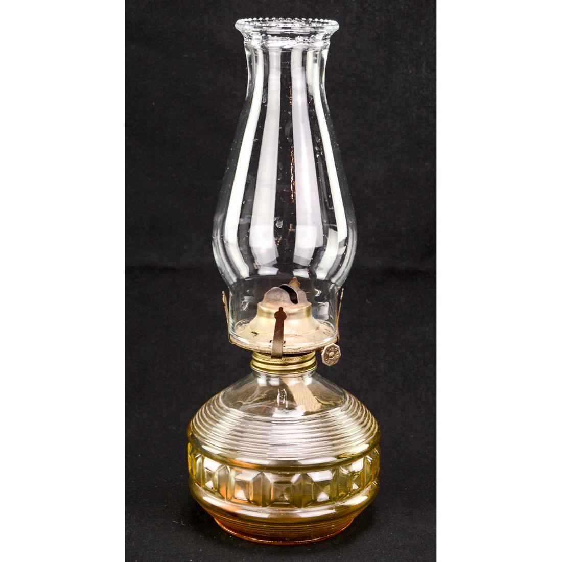 Farms Lamp Light Kerosene Oil Lamp w/Chimney (1 of 4)