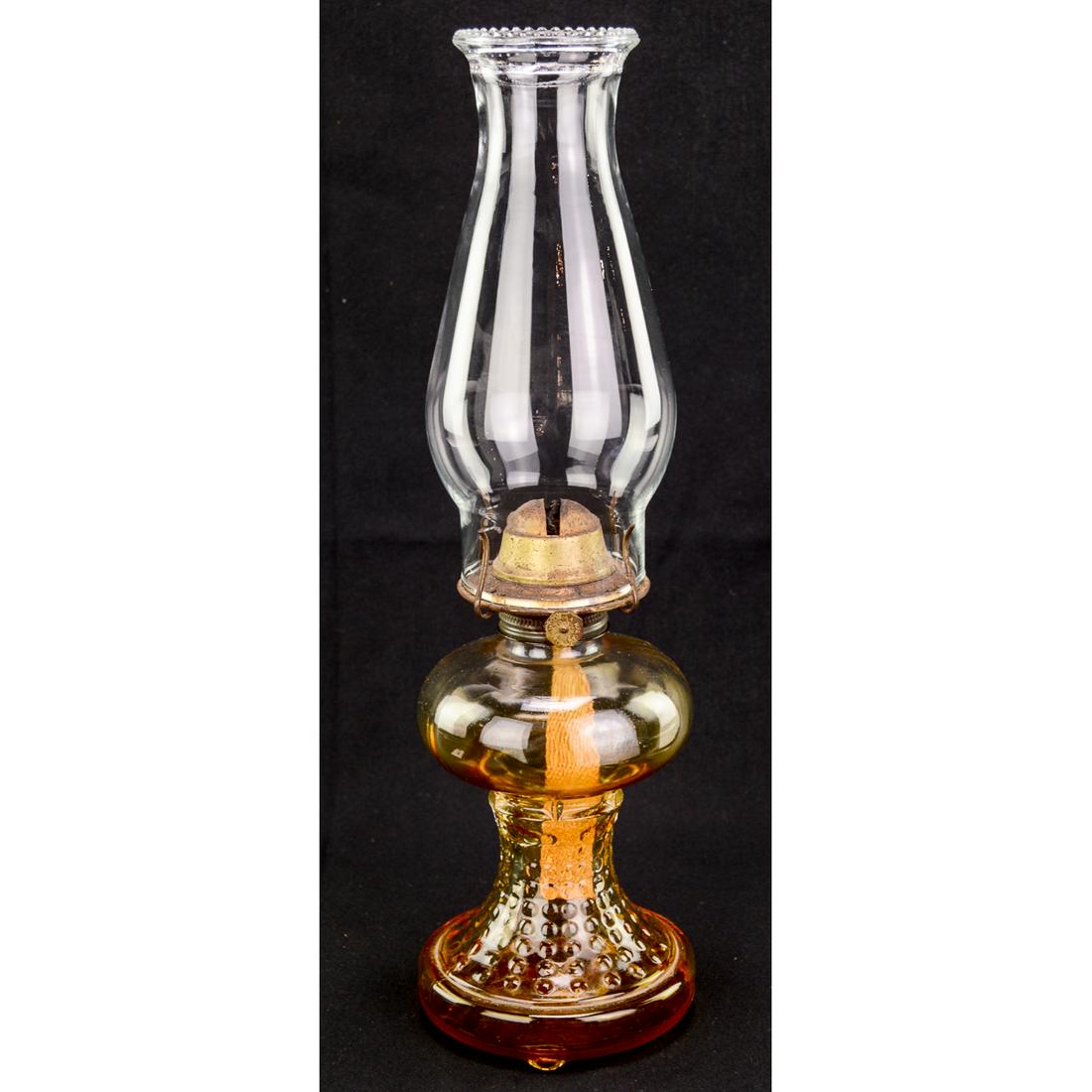 Antique P & A Kerosene Oil Lamp with Chimney (1 of 4)