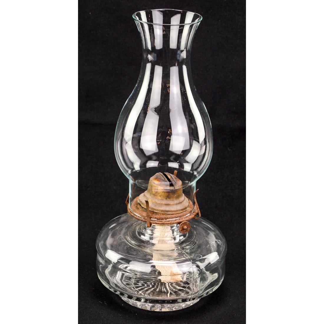 Antique Kerosene Oil Lamp with Chimney (1 of 3)