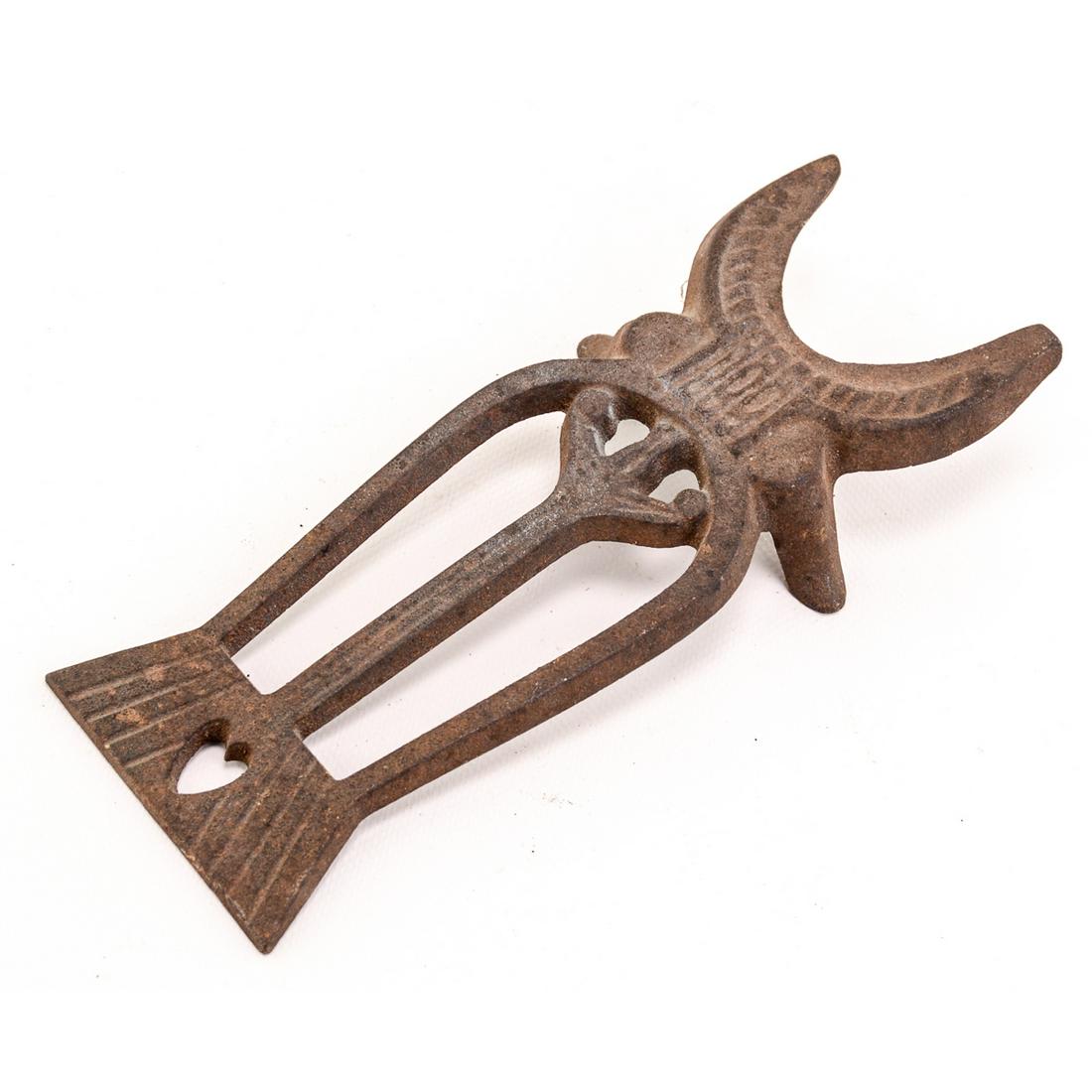 Cast Iron Boot Jack Superior Foundry (1 of 4)