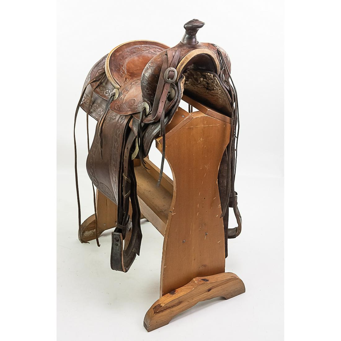 Vintage Leather Tooled Western Riding Saddle (1 of 12)