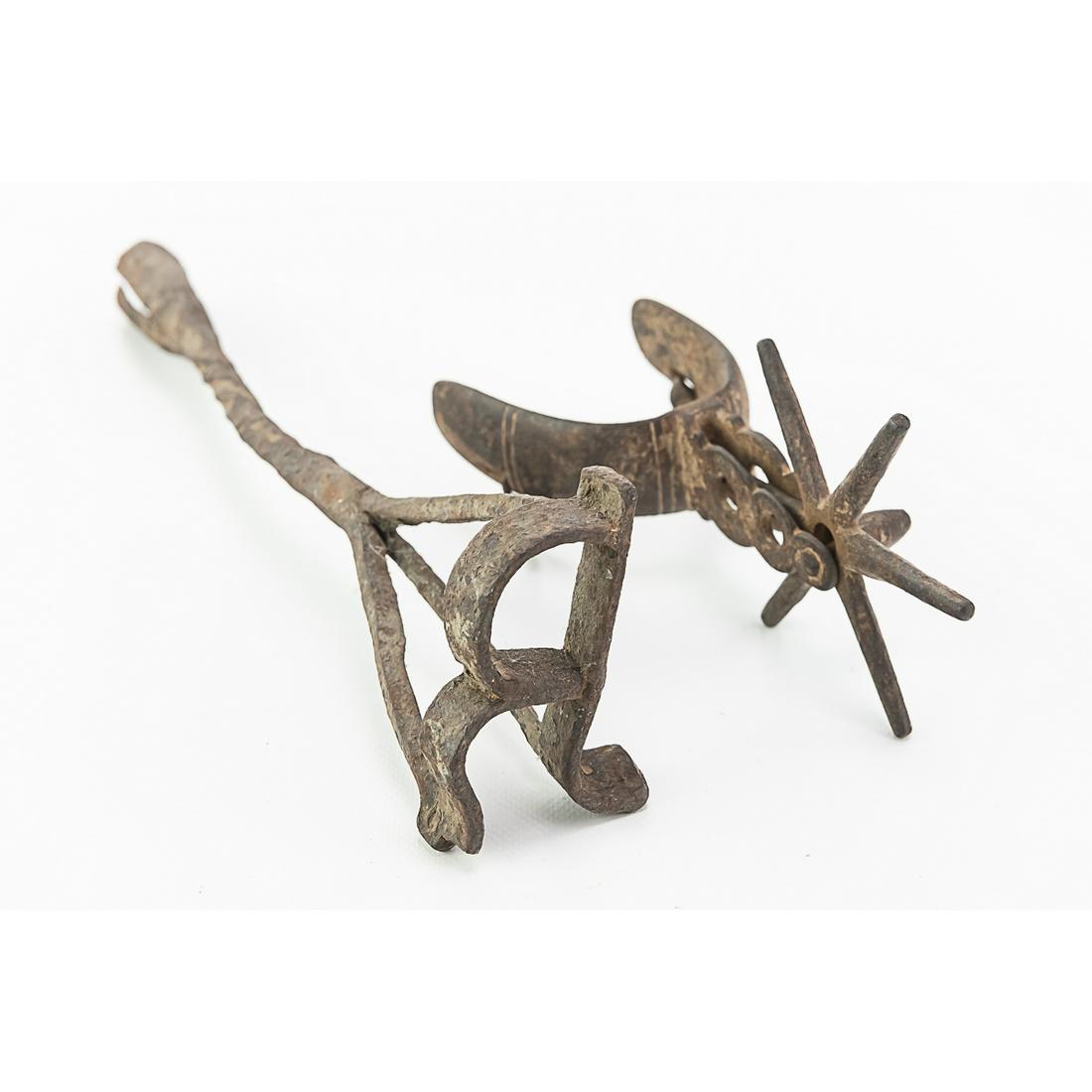 Old Cattle Branding Iron Letter "R" & Western Spur (1 of 8)