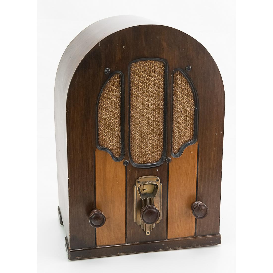Westinghouse WR14 4-Tube Cathedral Radio (1 of 10)