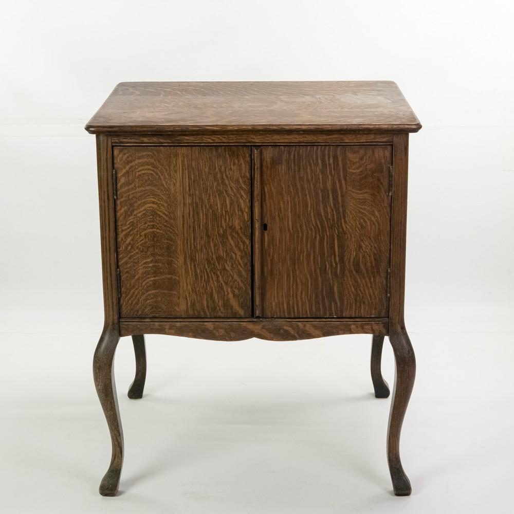 Quarter Sawn Oak Cabinet (1 of 13)