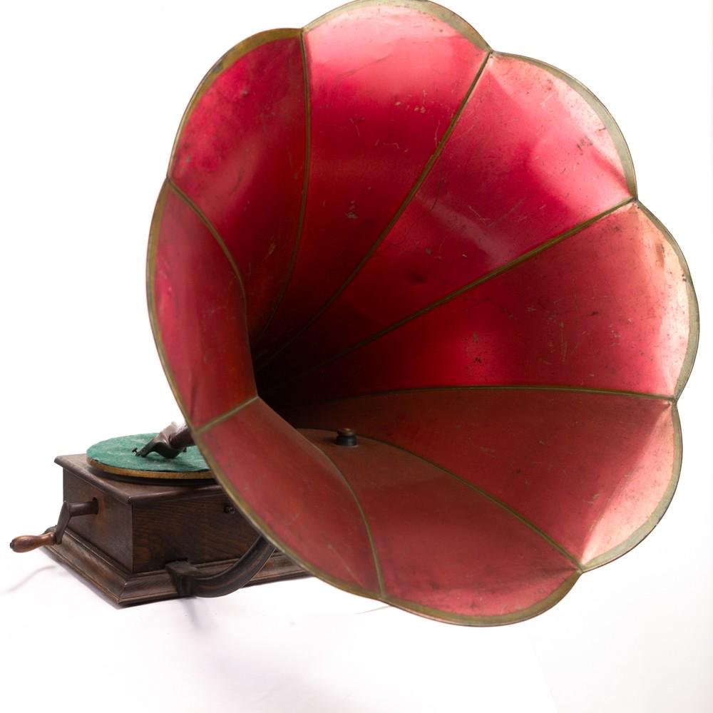 Busy-Bee Front Mount Disc Phonograph (1 of 15)