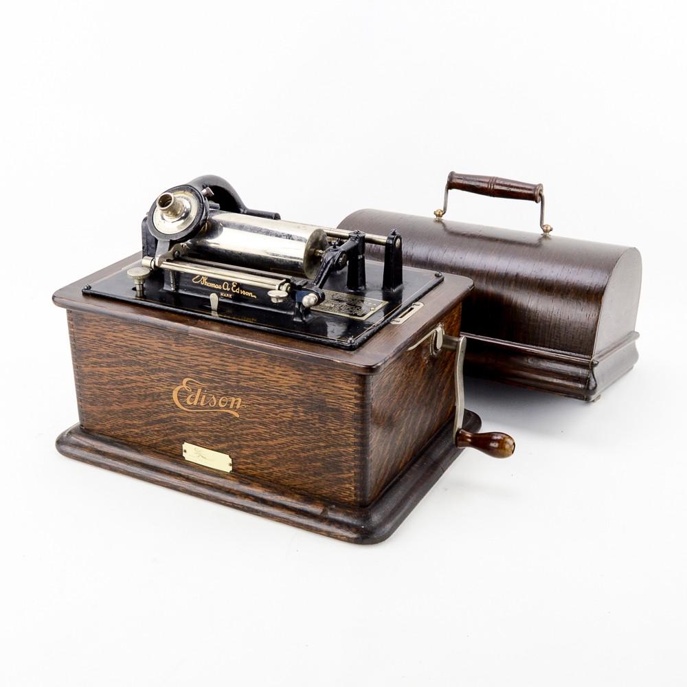 Edison Standard Phonograph in Oak (1 of 14)