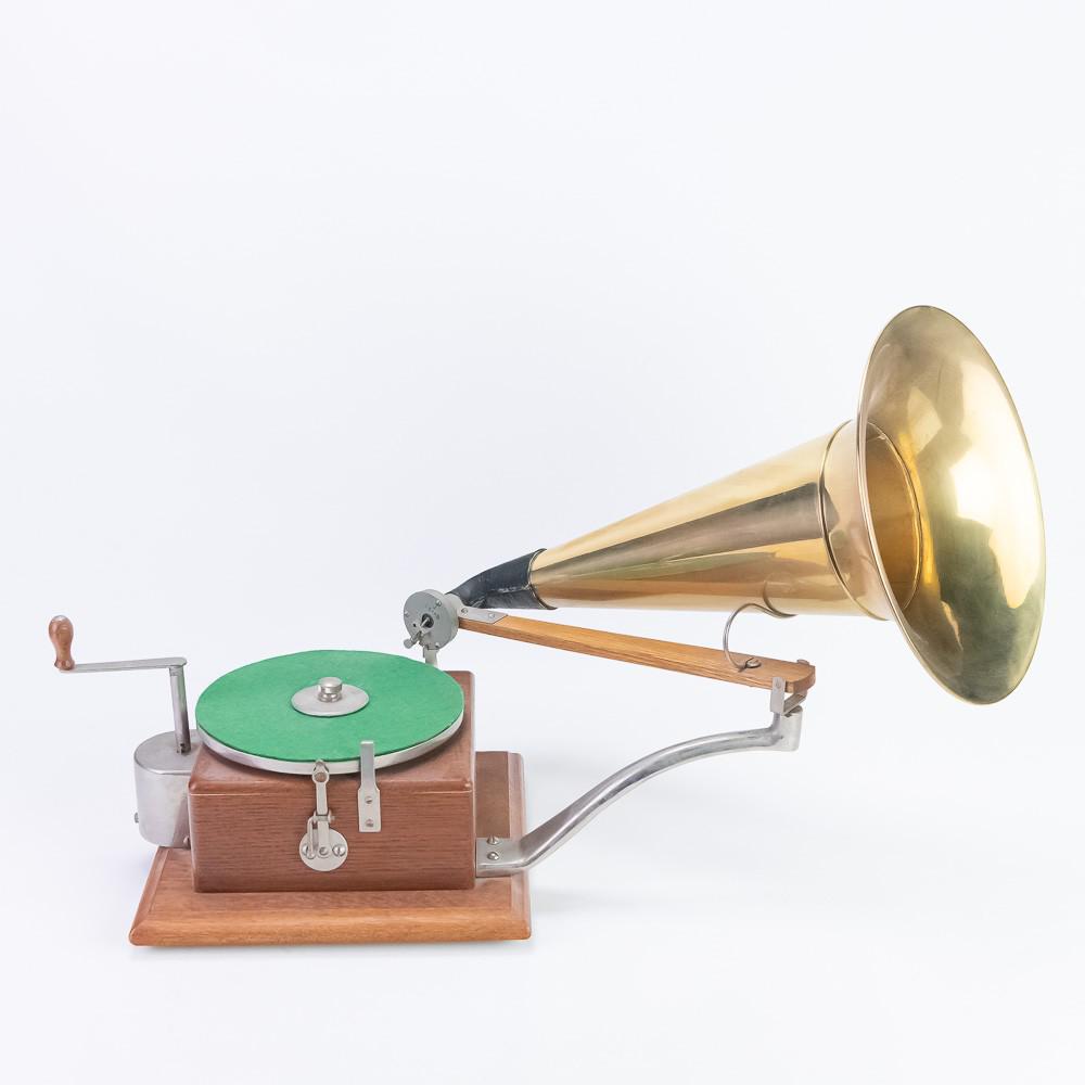 Berliner Gramophone w/Brass Horn (1 of 10)