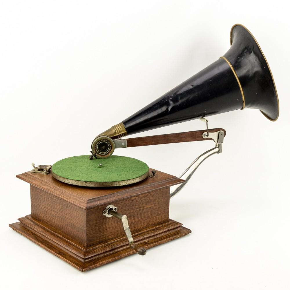 Victor II Front Mount Disc Phonograph (1 of 13)