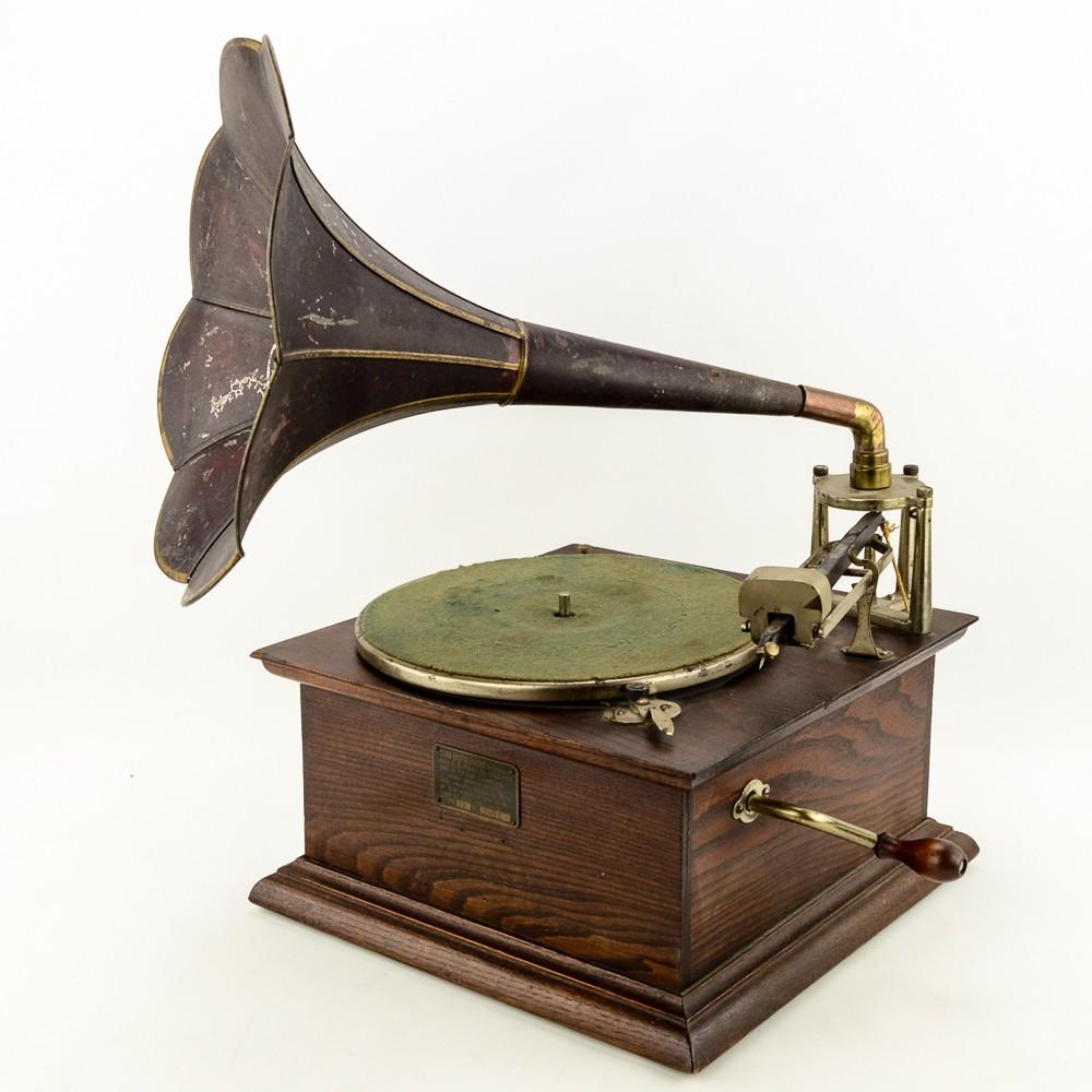 Vitaphone Model 12 Disc Phonograph (1 of 10)