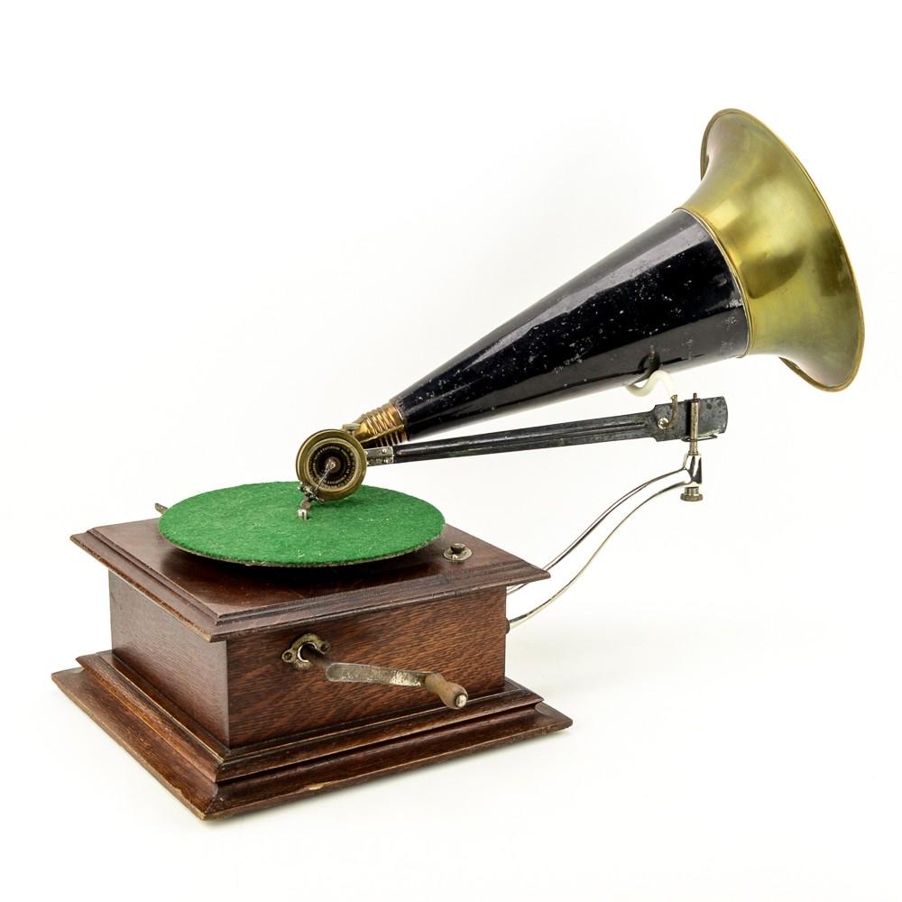 Victor IV Phonograph Cassels & Co. Tag (1 of 14)