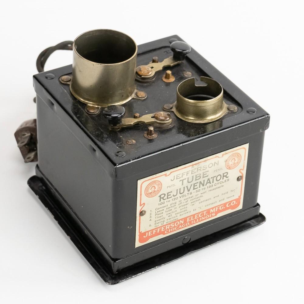 Jefferson Tube Rejuvenator 1927: Cabinet has been repainted. 4w x 3h x 4 deep