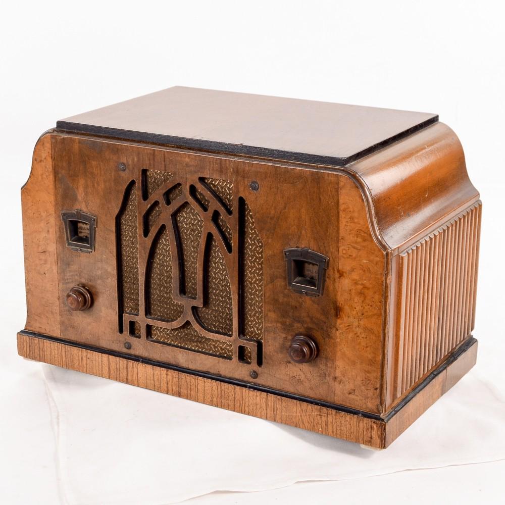 1933 Stewart Warner Table Radio Model R-119A (1 of 12)