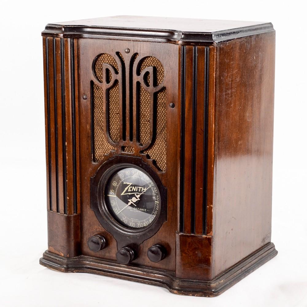 1937 Zenith Tombstone Radio Model 4-b-106 (1 of 9)