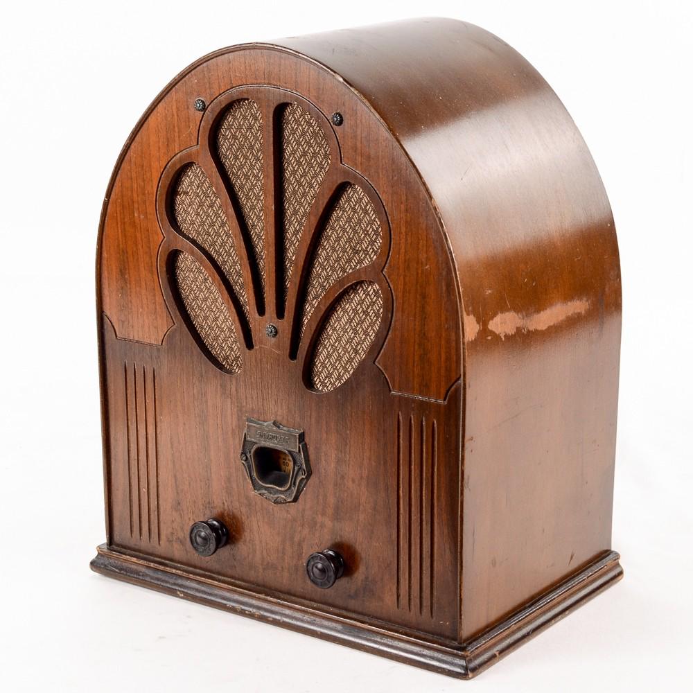 1933 Skyrover Cathedral Radio Model Unknown (1 of 11)