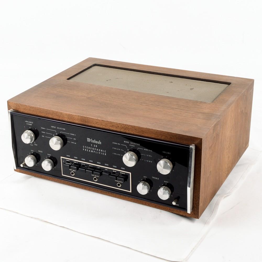 McIntosh C28 Stereophonic Preamplifier w Wood Case (1 of 9)