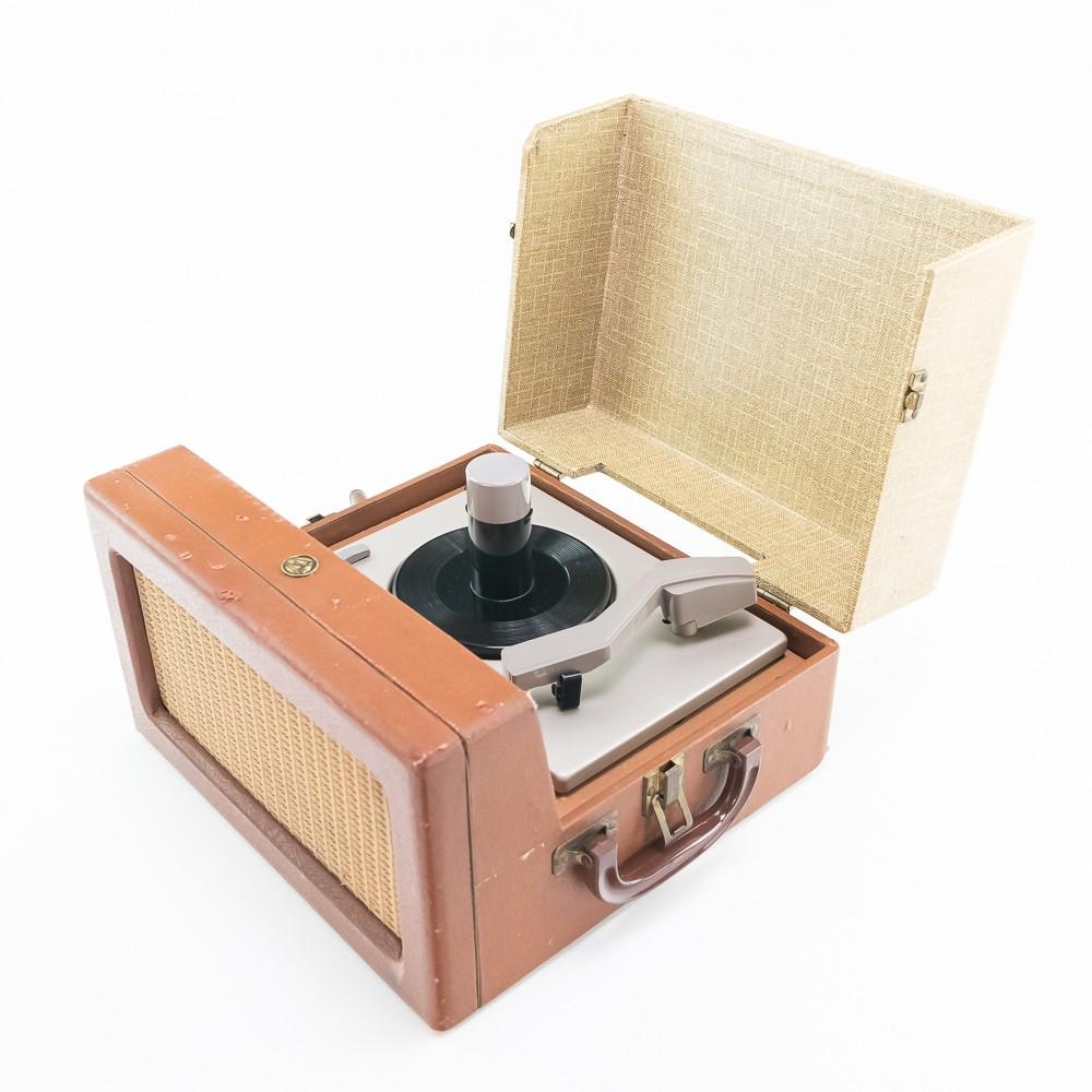 RCA 45 RPM Portable Record Player (1 of 10)