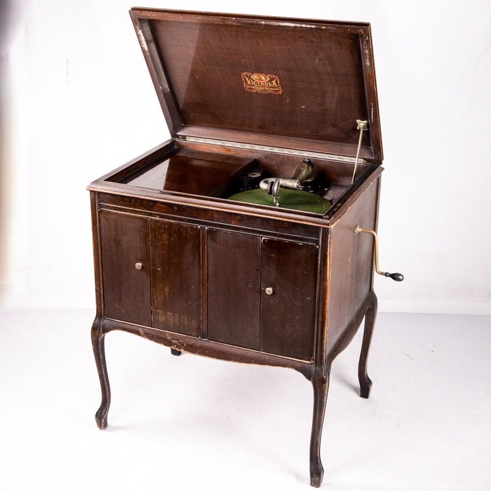 Victor Victrola Model 210 Lowboy (1 of 12)