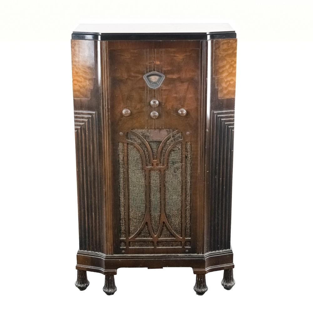 Stewart Warner Art Deco Console Radio Mar 18, 2023 Donley Auctions