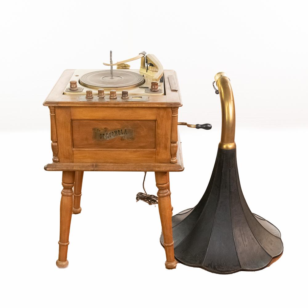 Guild Electric Phonograph w/Horn (1 of 8)