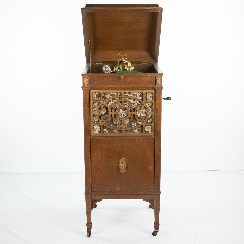Edison Diamond Disc C200 Upright Oak Phonograph (1 of 20)