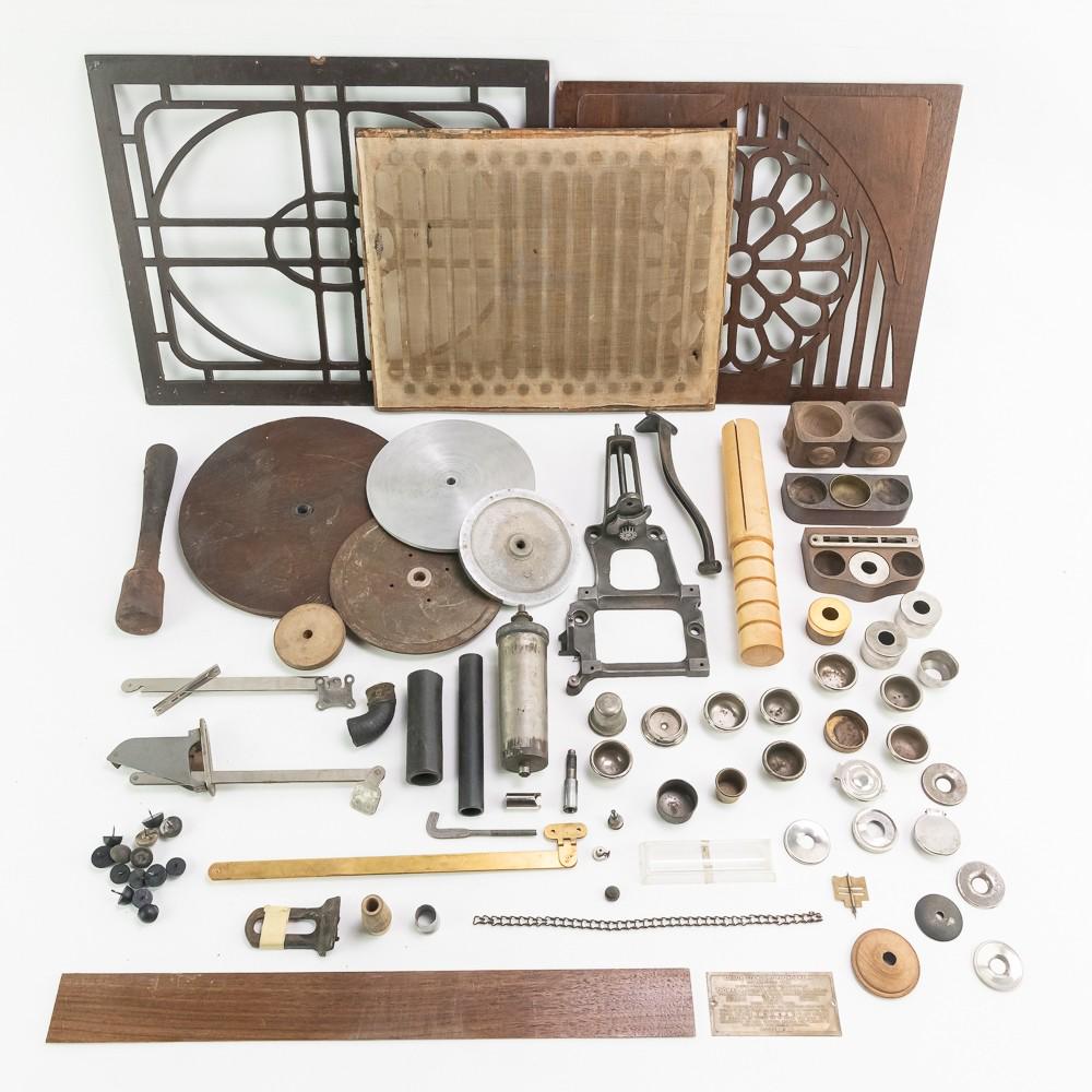 Mixed Lot of Phonograph Parts, Grills, Turntables (1 of 13)