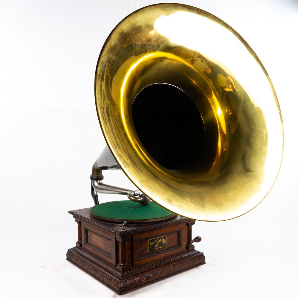 Victor Type D Disc Horn Phonograph (1 of 13)