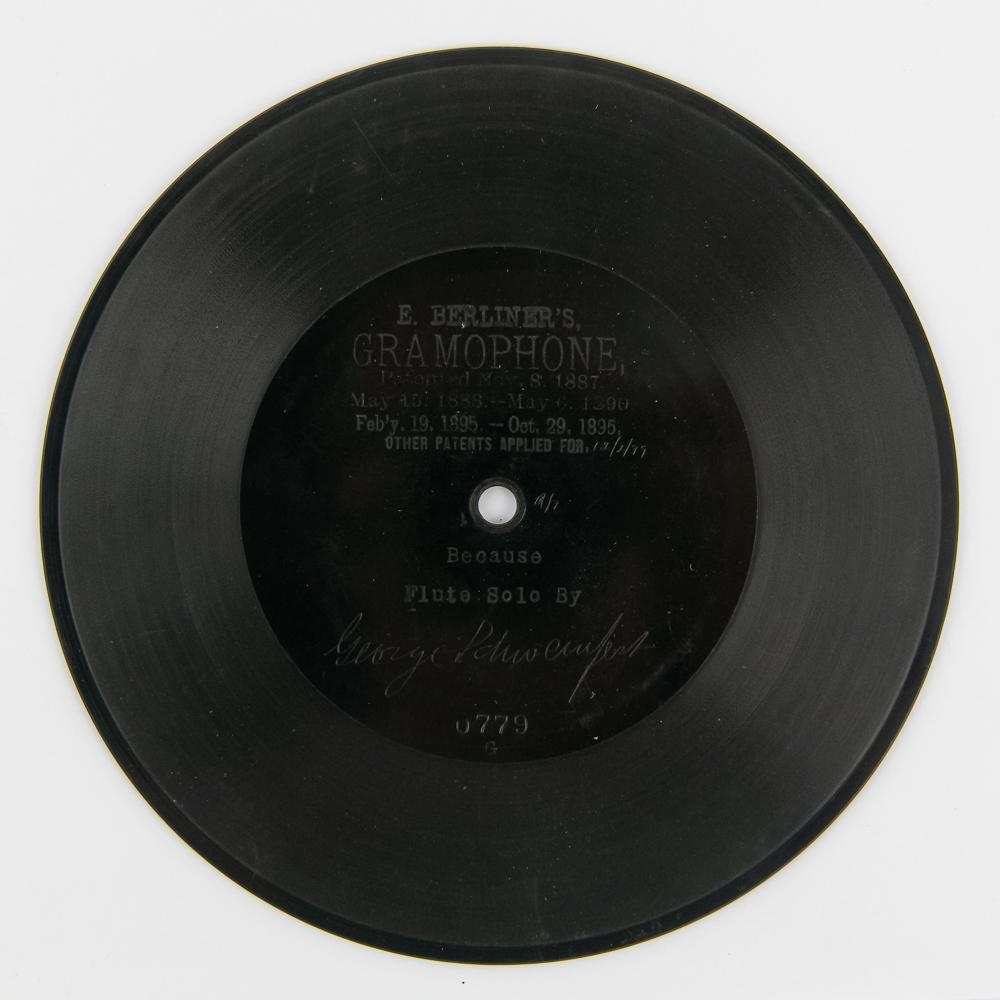 Berliner Gramaphone 7" Disc Record 0779G (1 of 3)