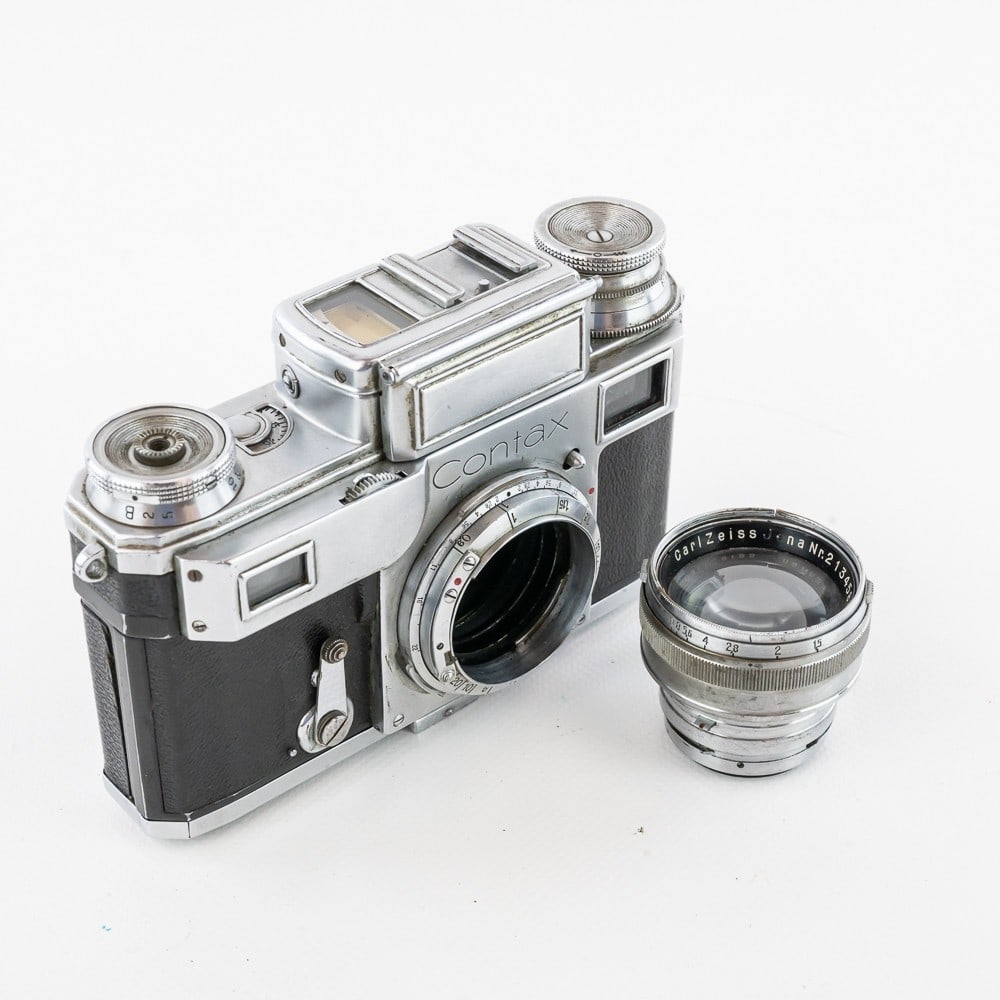 Zeiss Ikon Contax III 35 mm Rangefinder Camera: No. E39572, with Sonnar f 1.5 50 mm lens.