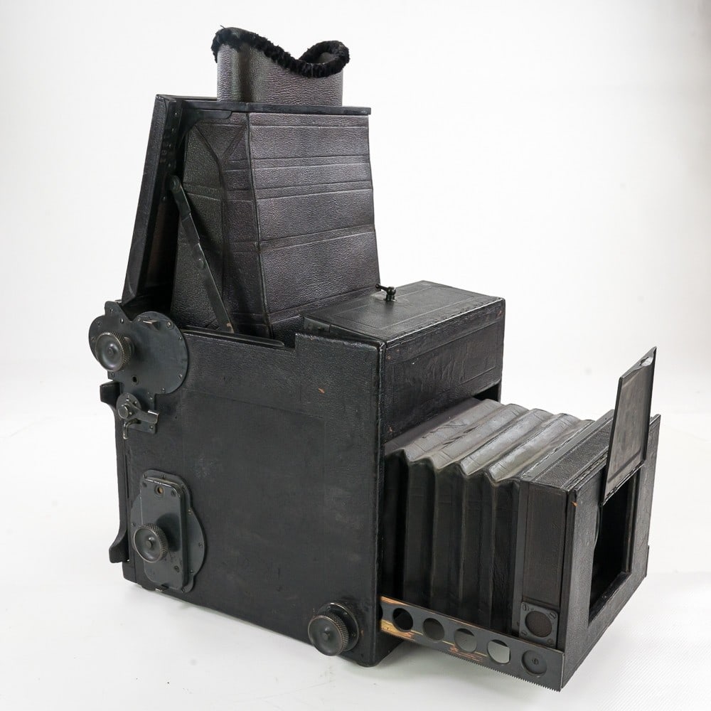Press Graflex 5 X 7 Camera by Folmer & Schwing: with a Busch Anastigmat Series II f 5.5 10 inch lens in a Wollensak shutter