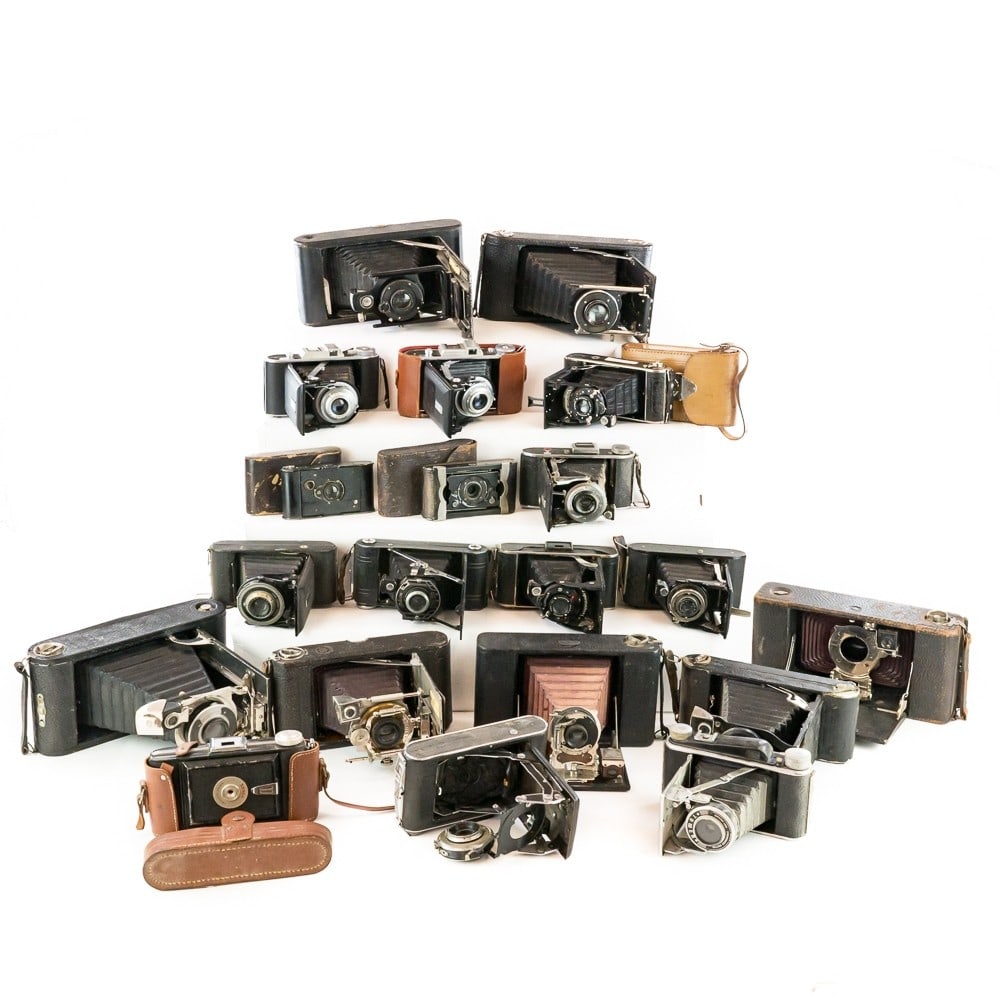 20 Mixed Brand Folding Cameras for Parts or Repair: Includes 2 Ansco Viking, Voigtlander, Kodak Vigilant Six-20 (for parts), Kodak Junior Six-20 series, Kodak 3B folding Hawkeye no lens, Ansco number 3A folding, Seneca number 3A, Blair model 3, French