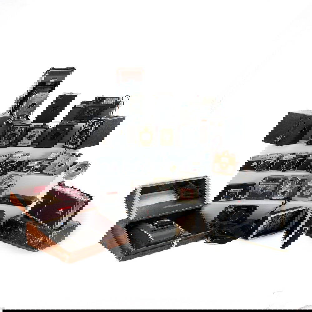 Collection Of (20) Vintage Cameras Auction