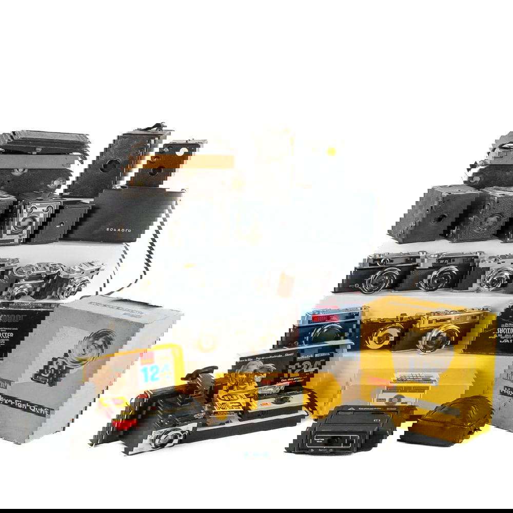 Collection Of (20) Vintage Cameras Auction