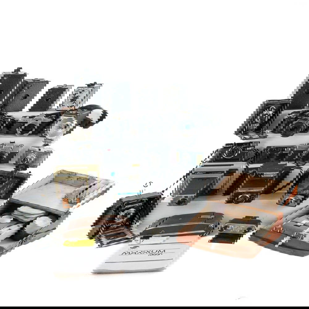 Collection Of (20) Vintage Cameras Auction