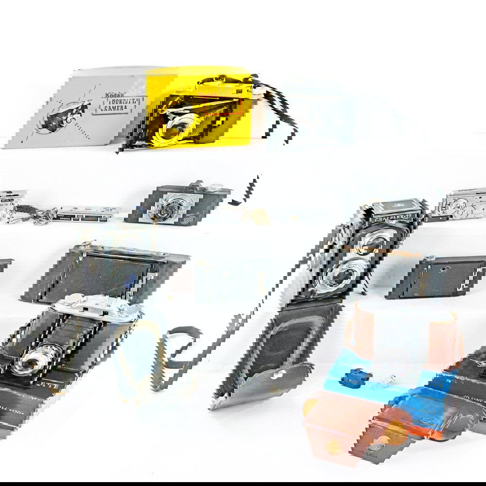 Collection Of (8) Vintage Cameras Auction