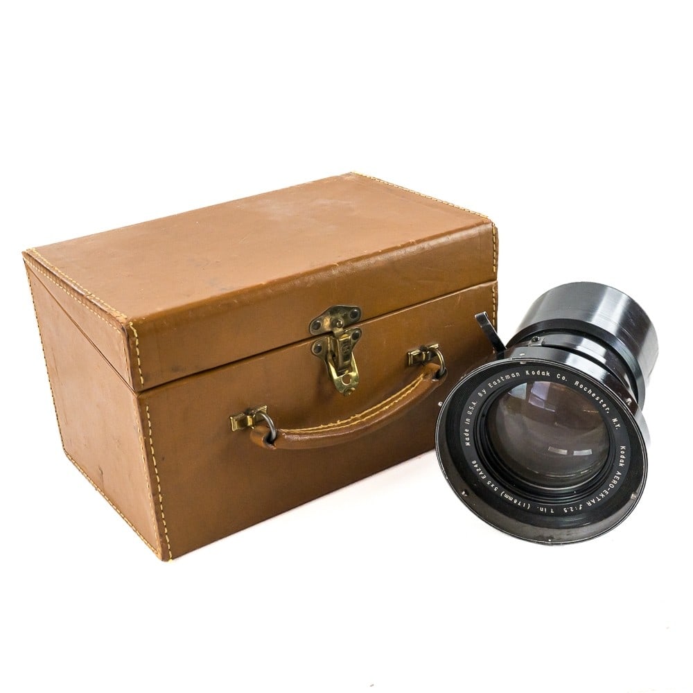 Vintage Da-Lite Projector Screen & 16 mm Keystone: Screen is 40"X40" - in good condition with tri-pod legs - possible table top model. Keystone Model D-64 16mm projector in original carrying case with reel, and lens in original box. See photos.