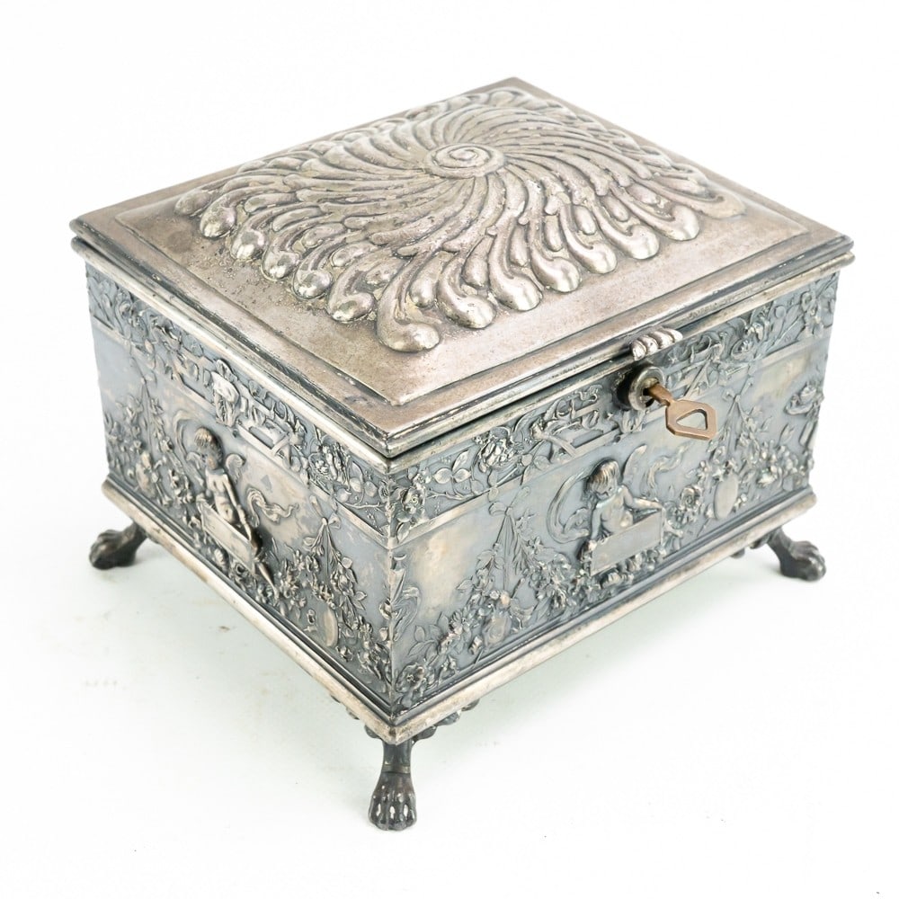 Reed & Barton Cherub #121 Silver Plated Humidor (1 of 14)