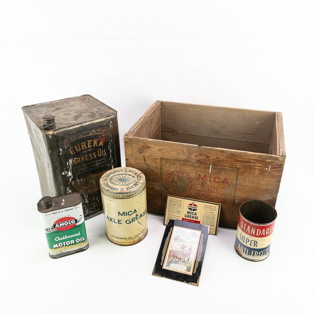 Lot of Seven Vintage Grease / Oil Cans, Ads & Box (1 of 15)