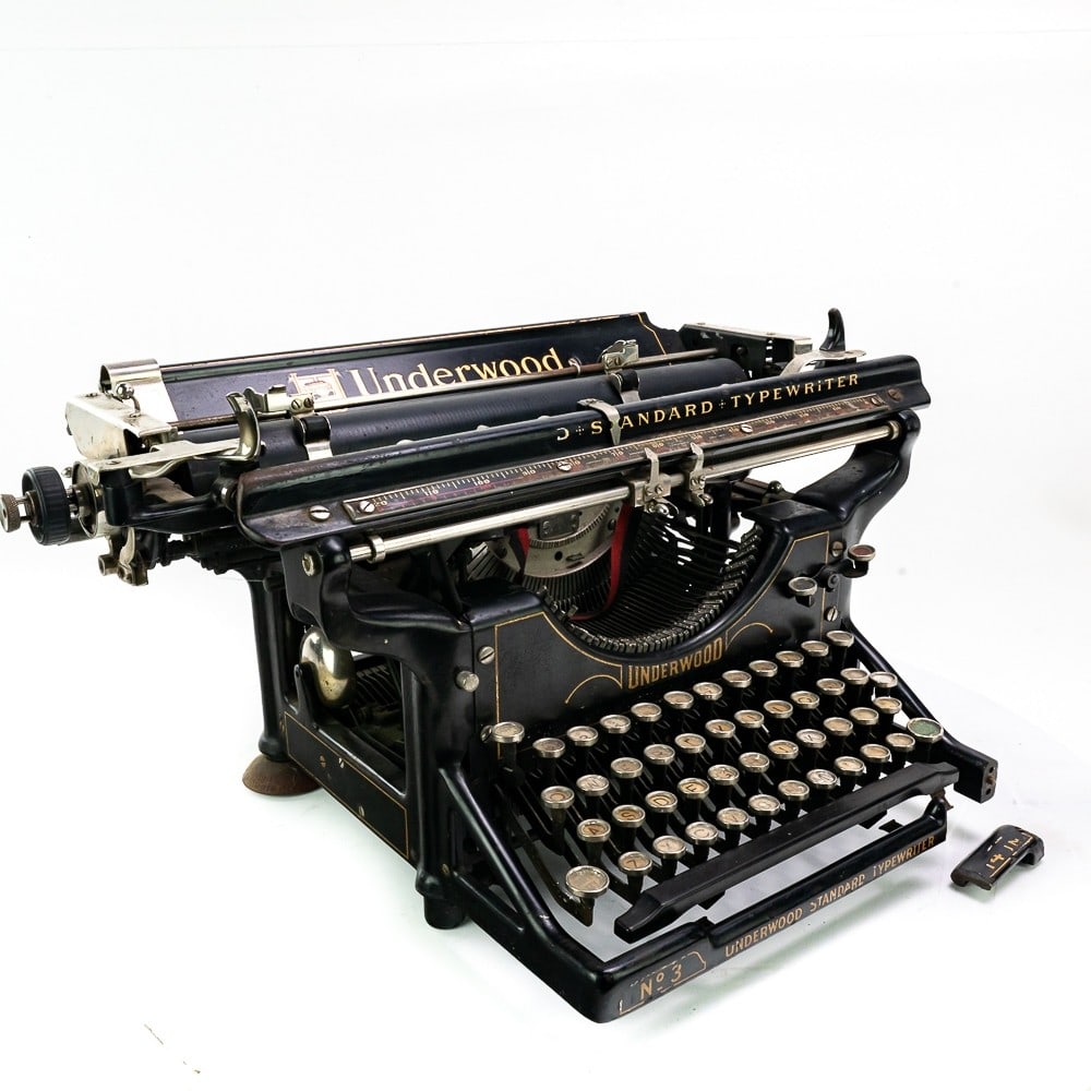 Underwood Standard No. 3 Manual Typewriter (1 of 11)