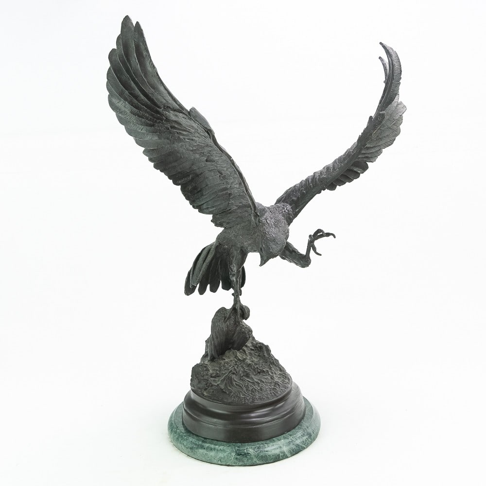 Flying Bald Eagle Statue (1 of 19)