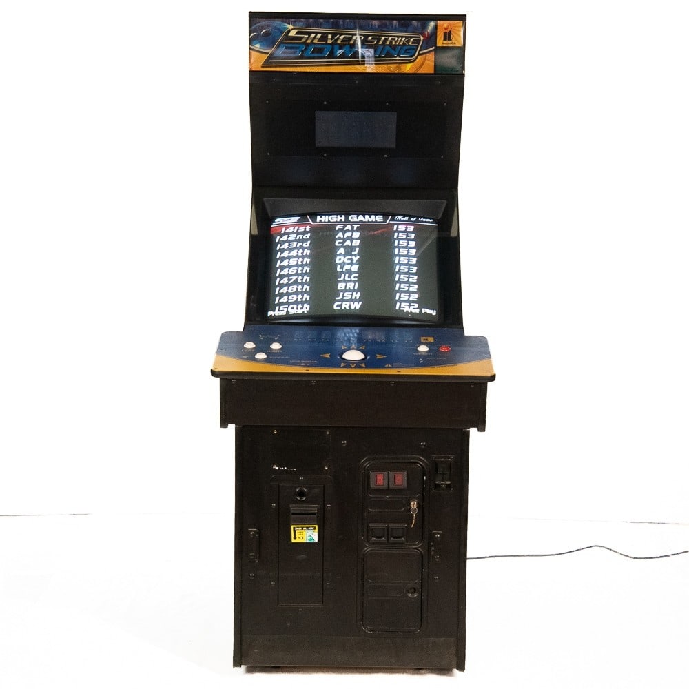 Incredible Technologies Silver Strike Bowling (1 of 13)