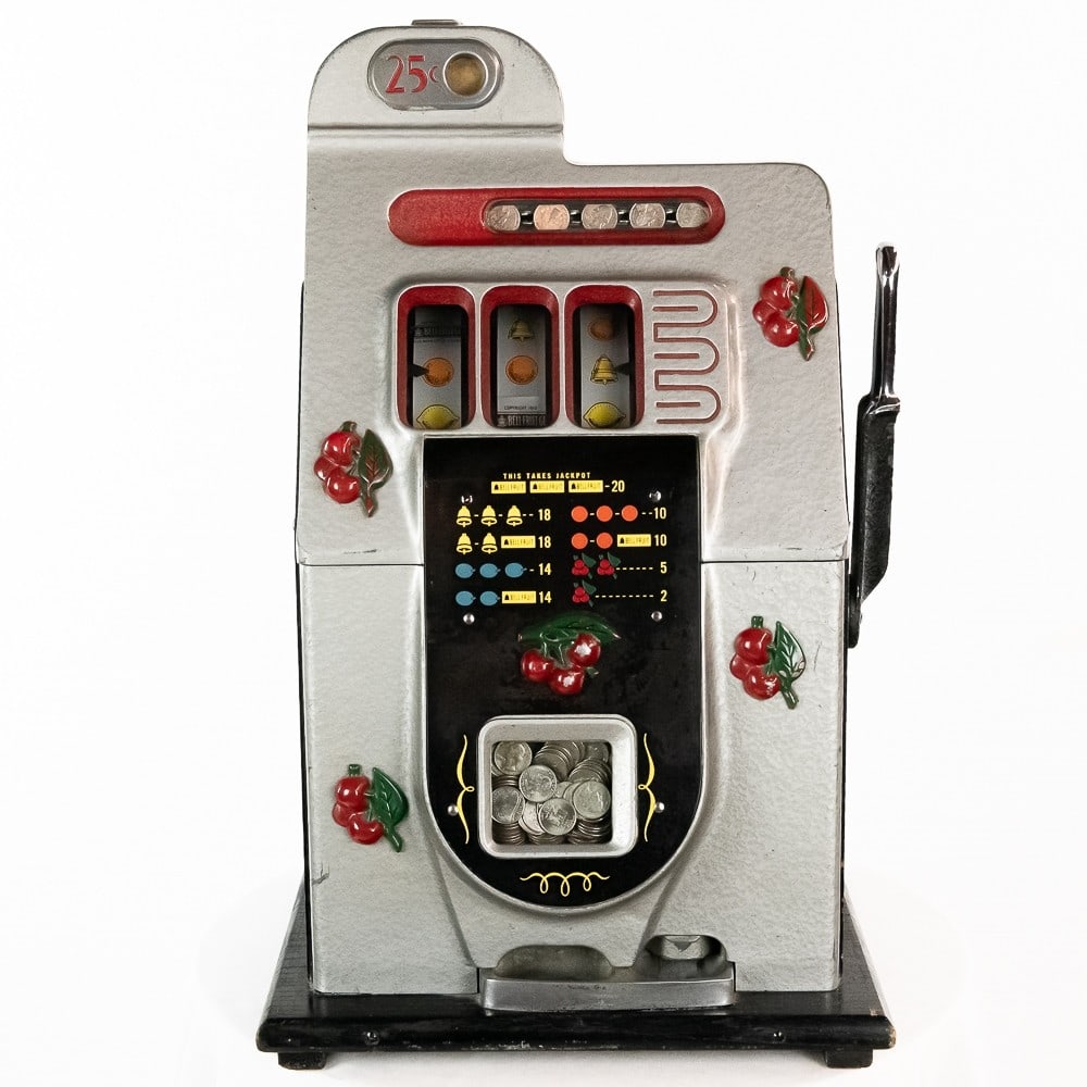 Mills Coin Op Black Cherry 25 Cent Slot Machine (1 of 10)