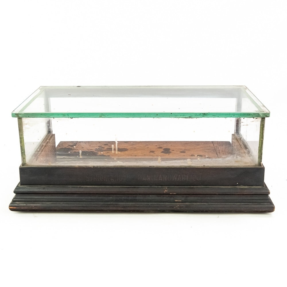 Small Strickland Tillman Hardware Showcase (1 of 7)