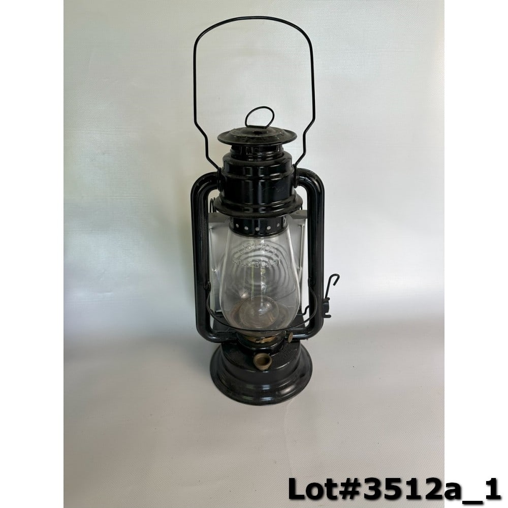 Liberty Kerosene Lantern Prism Globe (1 of 6)