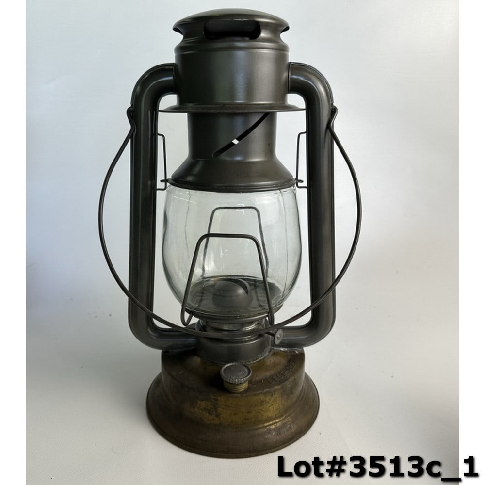 Farwell Ozmun Kirk No. 2 Kerosene Lantern (1 of 4)
