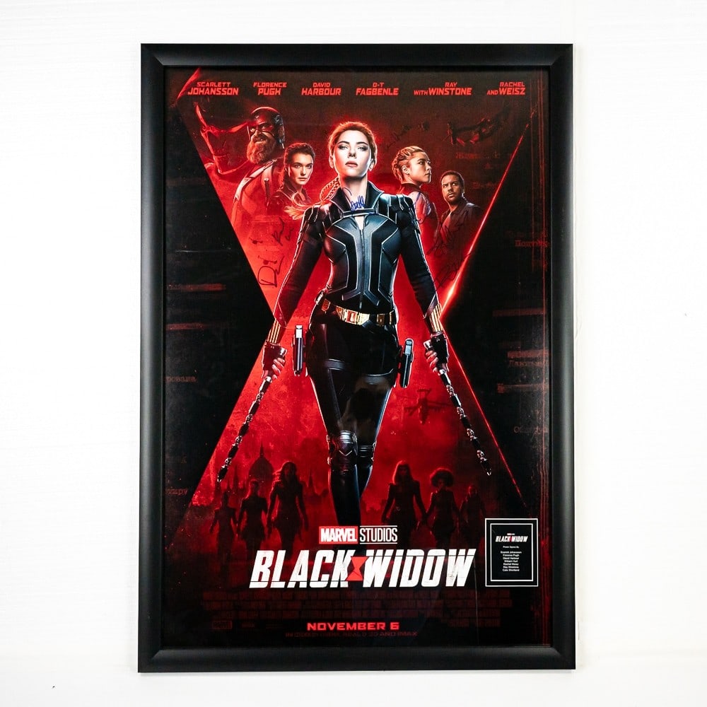 "Black Widow" 2021 Movie Poster Cast Signed: Signatures of Scarlett Johansson, Florence Pugh, David Harbour, William Hurt, Rachel Weisz, Ray Winston and Cate Shortland. A COA issued by Authentic Autographs Unlimited is included. 29 1/2." X 42 3/