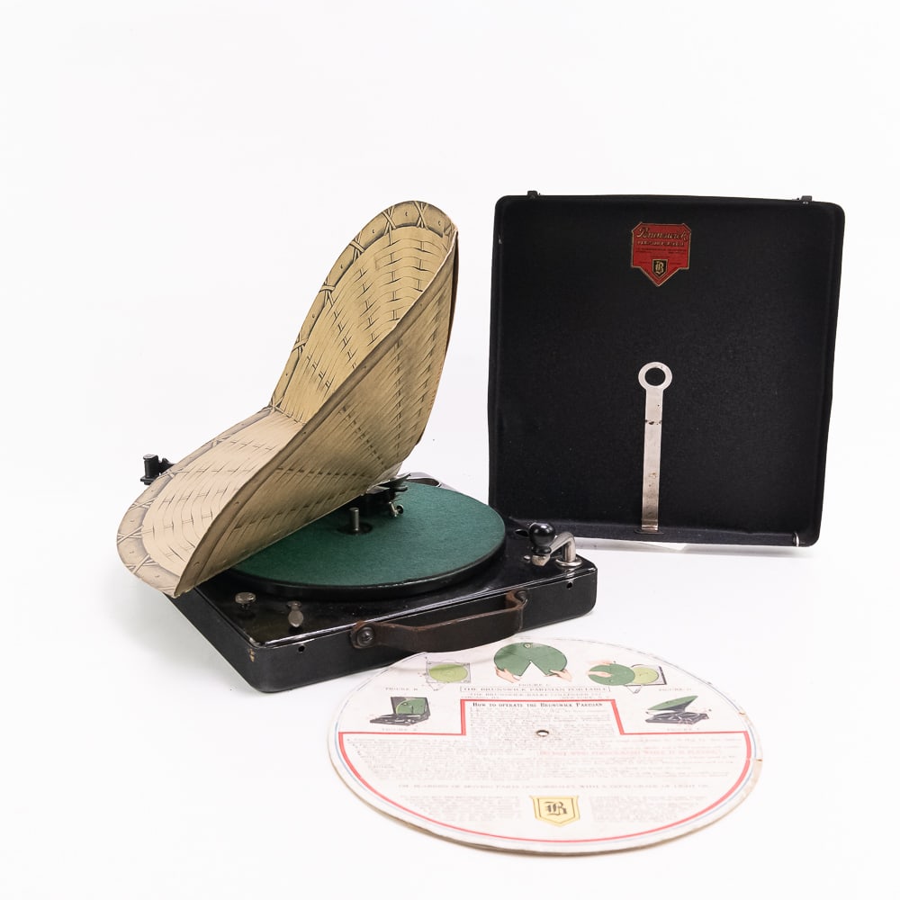 Brunswick Parisian Portable Disc Phonograph (1 of 11)