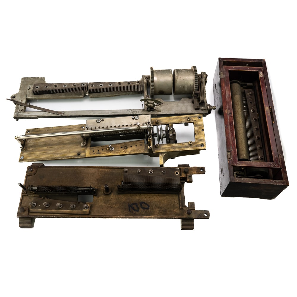 4 Music Box Bedplates & Combs Auction