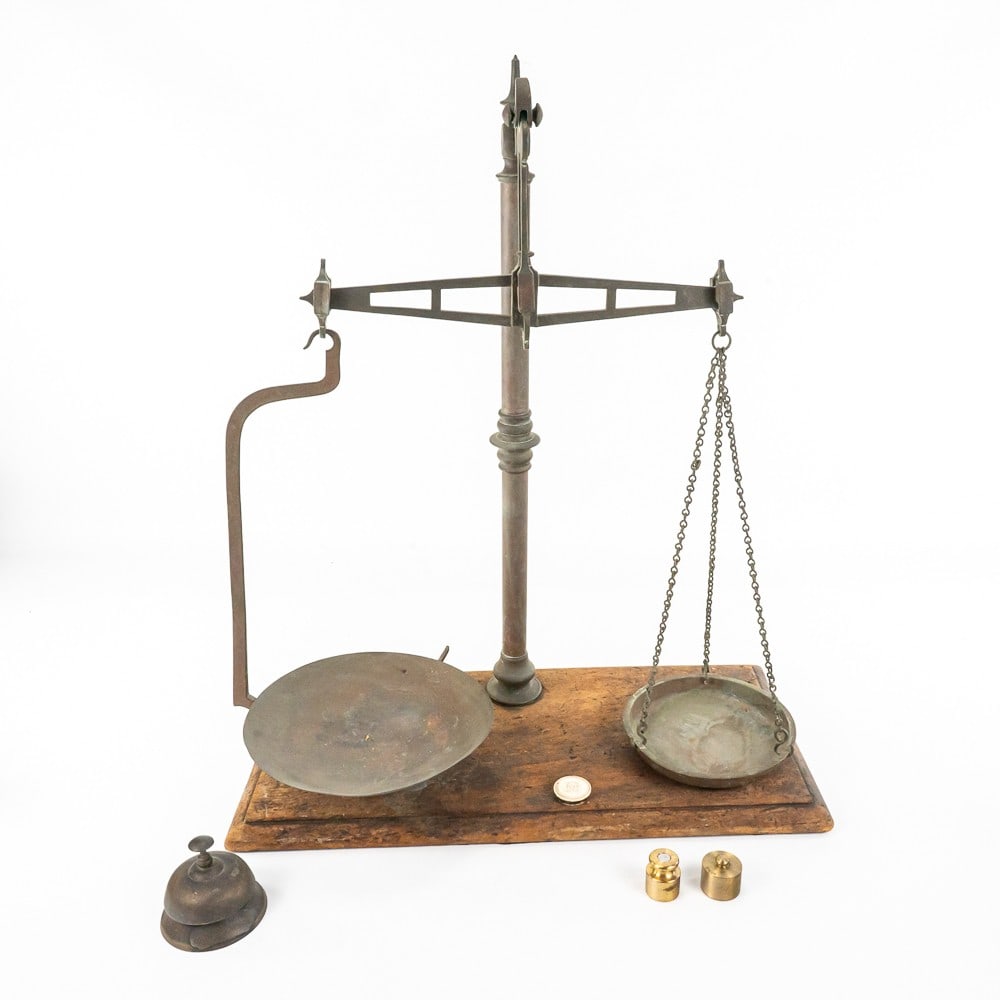 19th Century Brass Parnall & Sons Counter Scale (1 of 9)