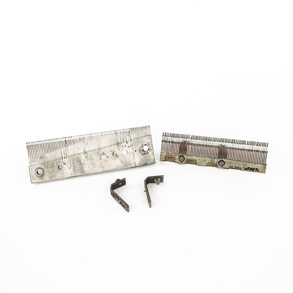 Stella 17.25" Music Box Comb & Rail: Good used original Stella 17.25" music box comb and rail with no broken or chipped teeth.